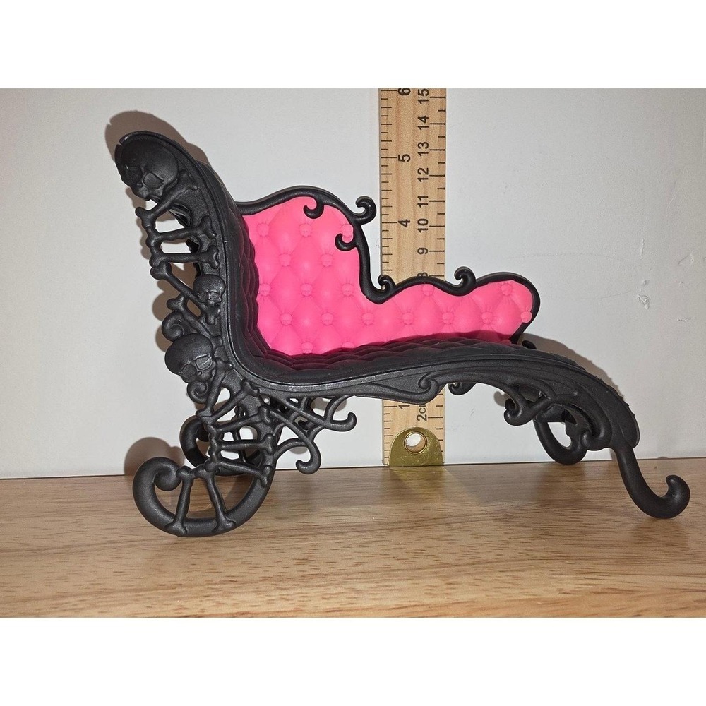 miniature chaise lounge from the Monster High Freaky Fusion Catacombs playset